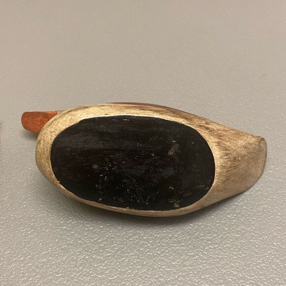 Vintage 1980s Duck Decoy Pair Hand Carved Hand Painted Solid Wood 8” and 6” - Picture 3 of 9